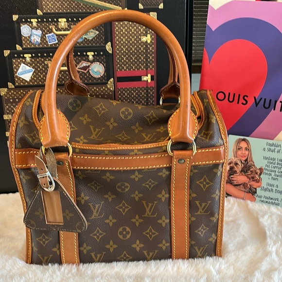 Louis Vuitton - Picture 2 of 16